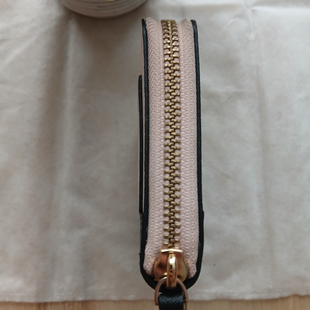 Kate Spade Blush Pale Pink & Black Wallet With Gold Accent! - Picture 3 of 8